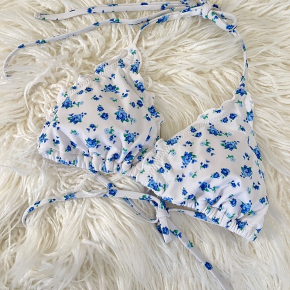 Wild Fable "Bikini Top in blue & white floral with ruffles" NWOT - Picture 2 of 5